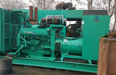 湖北发电机组如何判断水冷式机油散热器内部是否需要清洗？